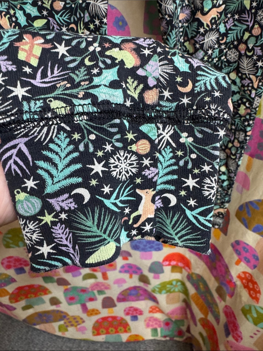 Amazon Essentials Holiday PJ's. Small - Picture 9 of 16